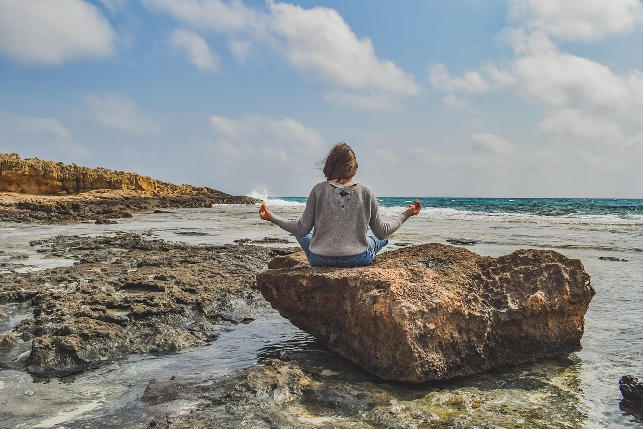 entdecken sie die transformative kraft der meditation. erlernen sie techniken zur stressbewältigung, verbesserung der konzentration und förderung des inneren friedens. beginnen sie ihre reise zu einem harmonischeren leben.