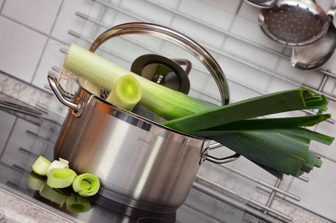 entdecken sie zeitsparende kochtechniken und rezepte, die ihnen helfen, schmackhafte gerichte schnell und effizient zuzubereiten. perfekt für vielbeschäftigte menschen, die leckeres essen genießen möchten!